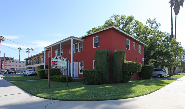 7338-7346 Woodman Ave in Van Nuys, CA - Building Photo - Building Photo