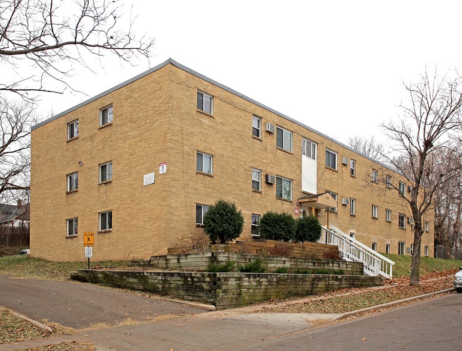 1034 Suburban Ave in St. Paul, MN - Foto de edificio