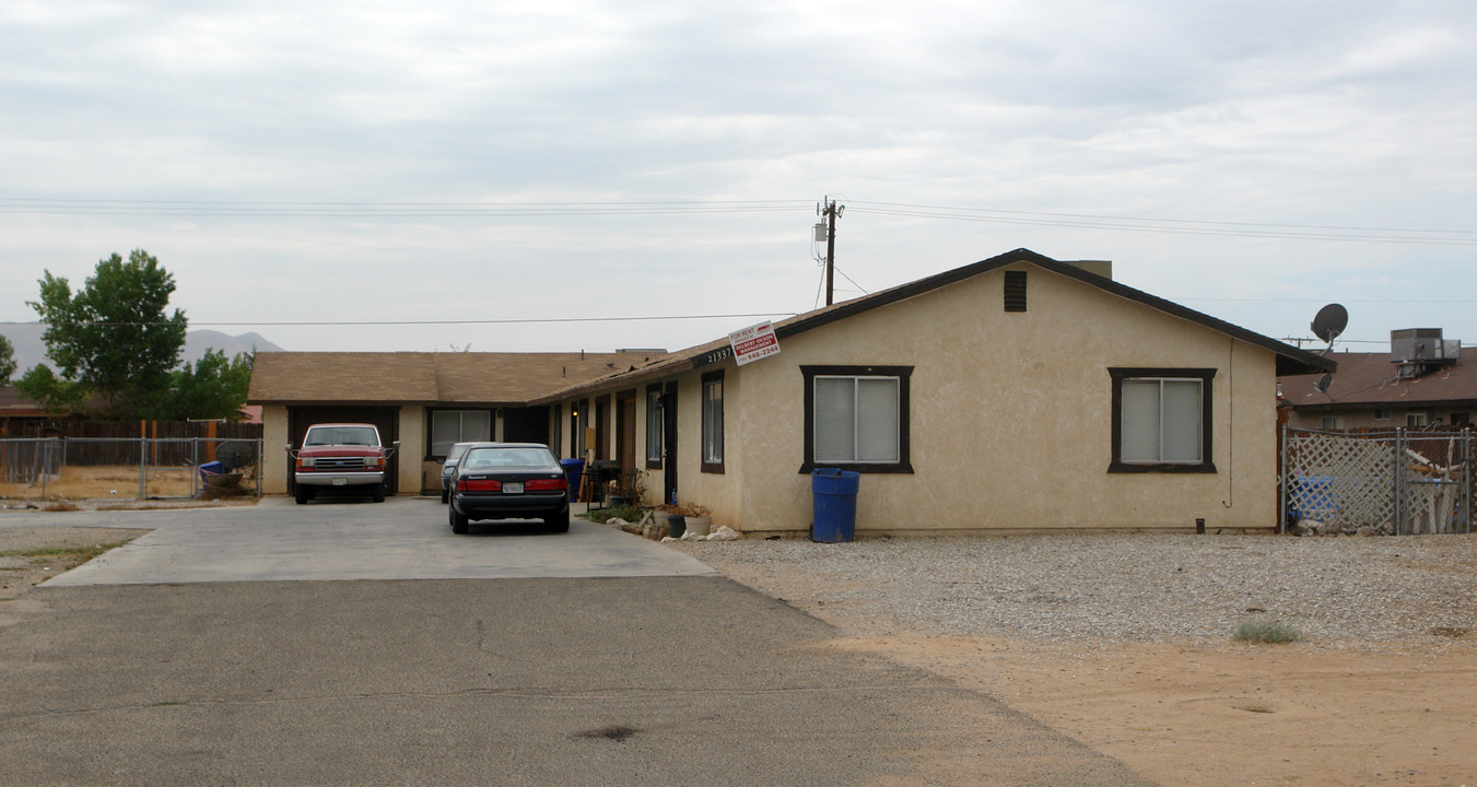 21337 Nisqually Rd in Apple Valley, CA - Building Photo