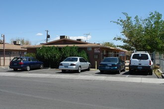 North View Terrace in North Las Vegas, NV - Building Photo - Building Photo