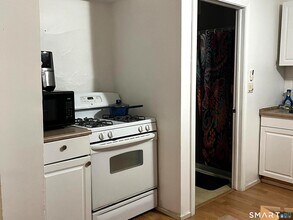 13 Dr Aaron B Samuels Blvd in Danbury, CT - Building Photo - Building Photo