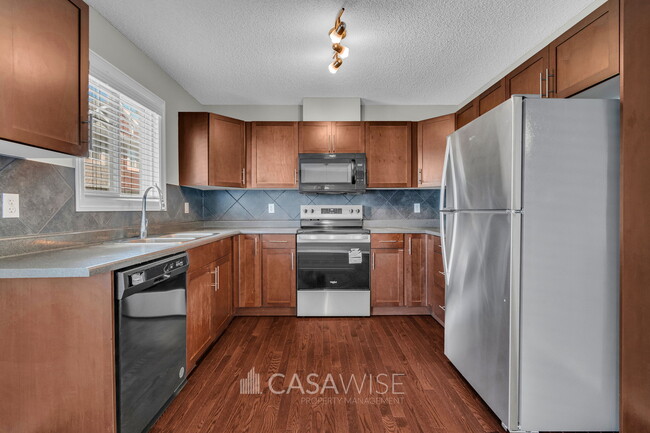 property at 655-655 Tamarack Rd NW