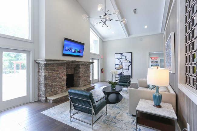 Indian Trail Apartments in Norcross, GA - Foto de edificio - Lobby