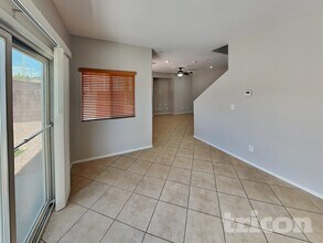 10119 Deep Glen St in Las Vegas, NV - Building Photo - Building Photo