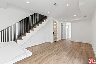 10917 Hesby St in Los Angeles, CA - Building Photo - Building Photo