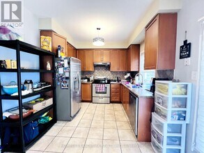 60 Spring Arbour Rd in Vaughan, ON - Building Photo - Building Photo