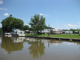 100 Dock Ln Apartments