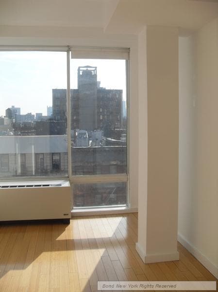 19 St Marks Pl in New York, NY - Building Photo - Building Photo