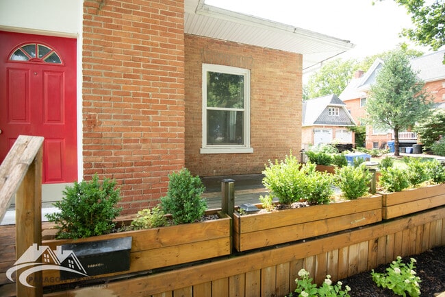 36 1st St in Chatham, ON - Building Photo - Building Photo