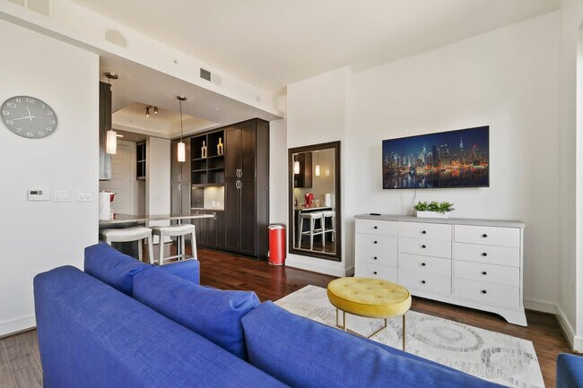 101 Bowen St in Dallas, TX - Building Photo - Building Photo
