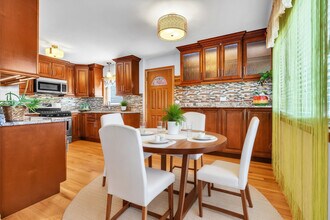 1665 S Elm St in Des Plaines, IL - Building Photo - Building Photo