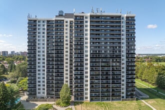 125 Bamburgh Circle in Toronto, ON - Building Photo - Building Photo