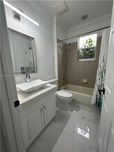 6013 NW 56th Dr in Coral Springs, FL - Foto de edificio - Building Photo