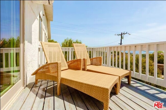 6300 Zuma Mesa Dr in Malibu, CA - Building Photo - Building Photo