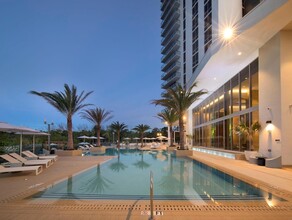 16385 Biscayne Blvd, Unit 2606 in Aventura, FL - Building Photo - Building Photo