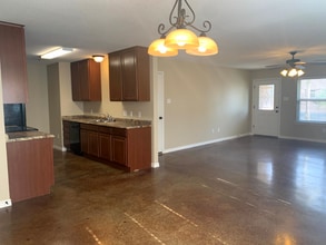 5209 Graceland Dr in Midland, TX - Foto de edificio - Building Photo