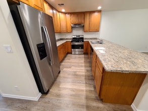 310 SE L St in Grants Pass, OR - Foto de edificio - Building Photo