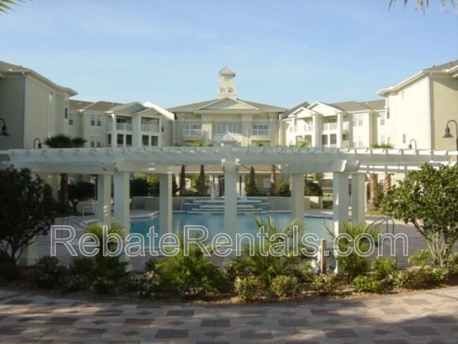 8290 Gate Pkwy W in Jacksonville, FL - Building Photo - Building Photo
