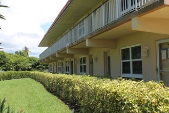 240 N Collier Blvd in Marco Island, FL - Building Photo - Building Photo