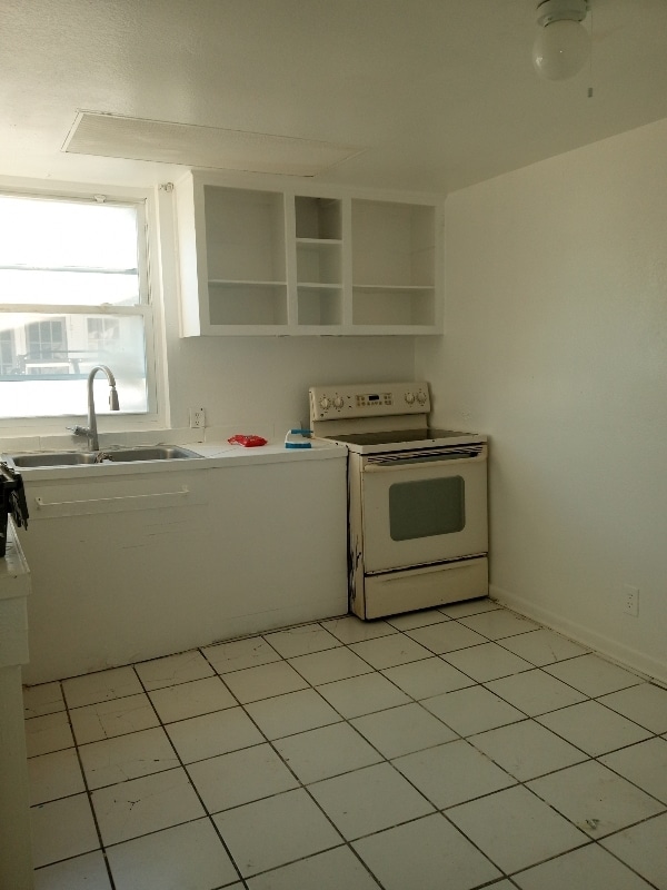 602 26th St W, Unit A in Bradenton, FL - Foto de edificio - Building Photo