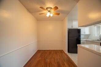 15033 Burbank Blvd, Unit 05 in Los Angeles, CA - Building Photo - Building Photo