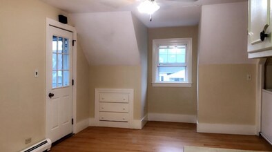 51 Liberty St, Unit #2 in Manchester, NH - Building Photo - Building Photo