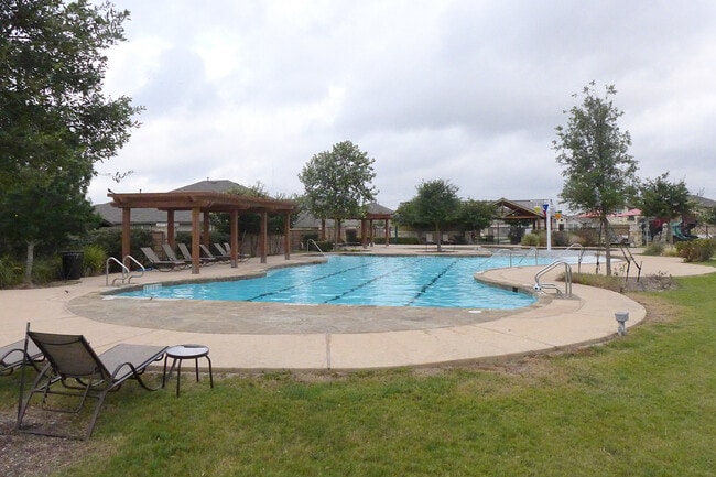 8710 Hudson Holw in San Antonio, TX - Building Photo - Building Photo