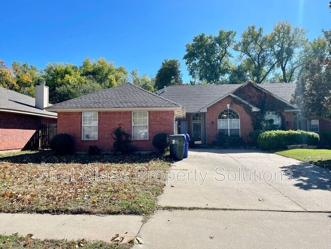 2204 Barton St in Norman, OK - Building Photo - Building Photo