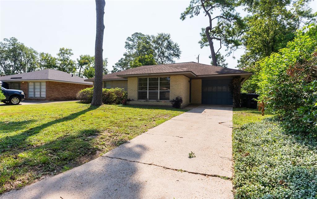 2315 Poinciana Dr in Houston, TX - Building Photo