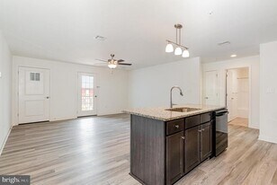 1708 Fairmont Dr in Harrisburg, PA - Building Photo