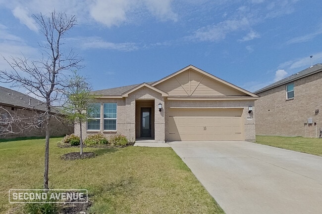 2105 Meadow Dr in Anna, TX - Foto de edificio - Building Photo