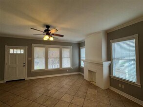 6023 Worth St in Dallas, TX - Building Photo - Building Photo