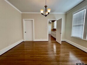 328 Mockingbird Ln in Tyler, TX - Foto de edificio - Building Photo