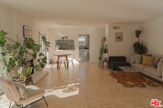 22736 Cantlay St in Los Angeles, CA - Building Photo - Building Photo