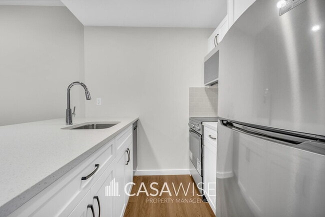 21103-21125 25 Ave NW in Edmonton, AB - Building Photo - Building Photo