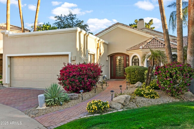 7954 E Clinton St in Scottsdale, AZ - Foto de edificio - Building Photo