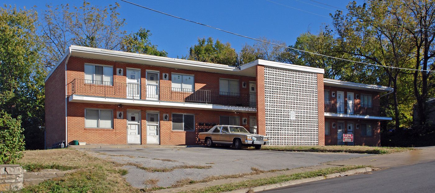 601 Ewing Rd in Kansas City, MO - Building Photo