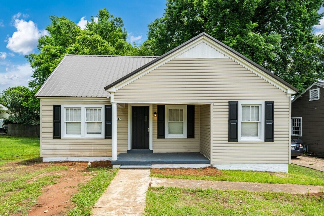 817 31st Ave E in Tuscaloosa, AL - Building Photo