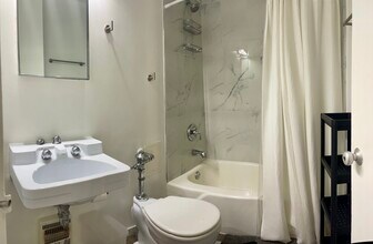 1451 E 55th St in Chicago, IL - Building Photo - Building Photo