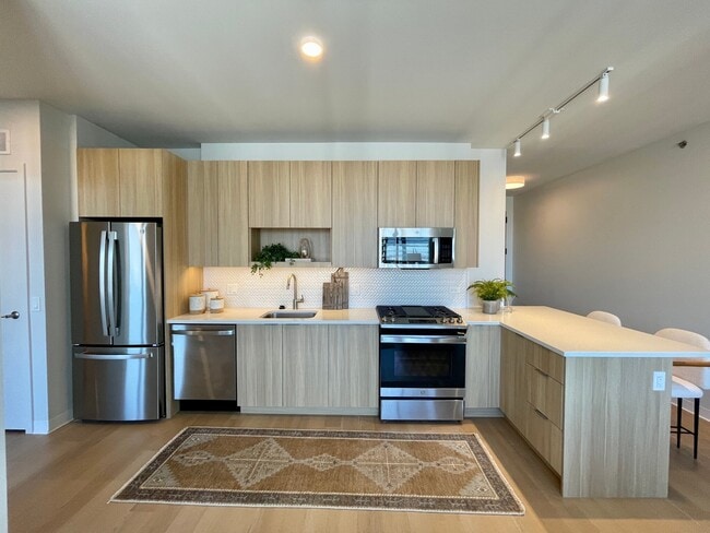 property at 1450 N Kingsbury St