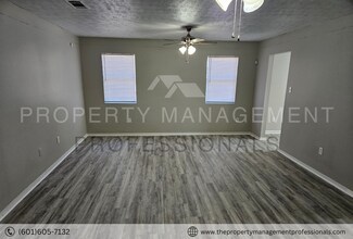 2814 Smith Robinson St in Jackson, MS - Building Photo - Building Photo