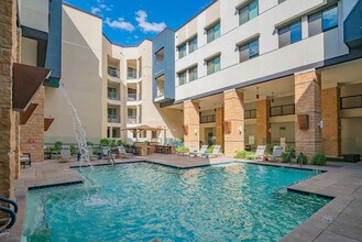 15501 N Dial Blvd in Scottsdale, AZ - Building Photo - Building Photo