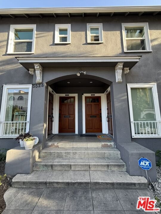 5530 Franklin Ave in Los Angeles, CA - Building Photo - Building Photo