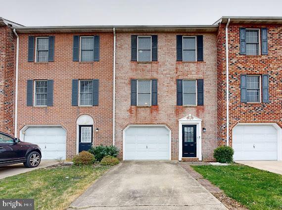 8 Rutherford Pl in Harpers Ferry, WV - Building Photo