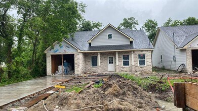 6109 Woodrow St in Texas City, TX - Building Photo - Building Photo