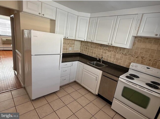 53 Llanfair Rd in Ardmore, PA - Foto de edificio - Building Photo