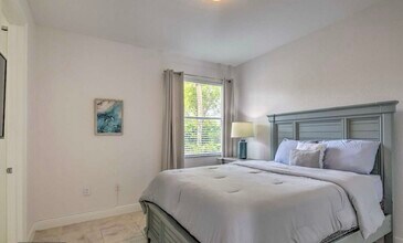 5342 SW 173rd Ave in Miramar, FL - Foto de edificio - Building Photo