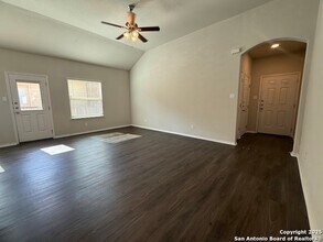 9224 Groff Lndg in Converse, TX - Building Photo - Building Photo