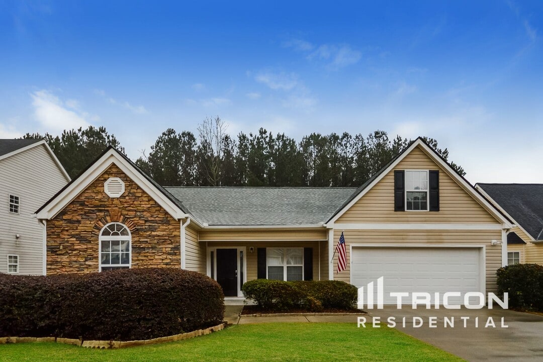 348 Shadowbrooke Cir SW in Loganville, GA - Building Photo