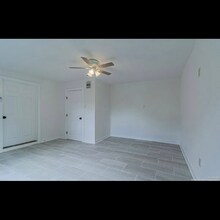 210 N San Jacinto St in San Antonio, TX - Building Photo - Building Photo